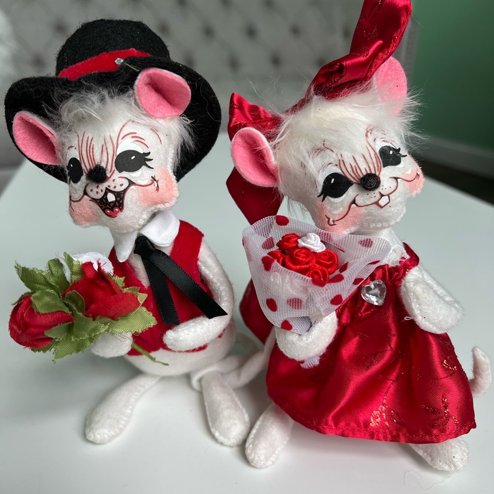 Annalee Dolls